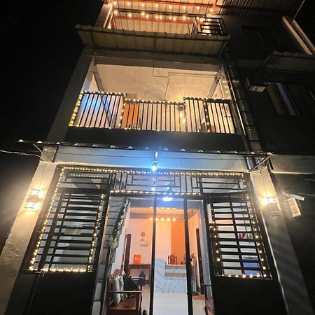Eighty8 Tourist Inn Coron Exterior foto