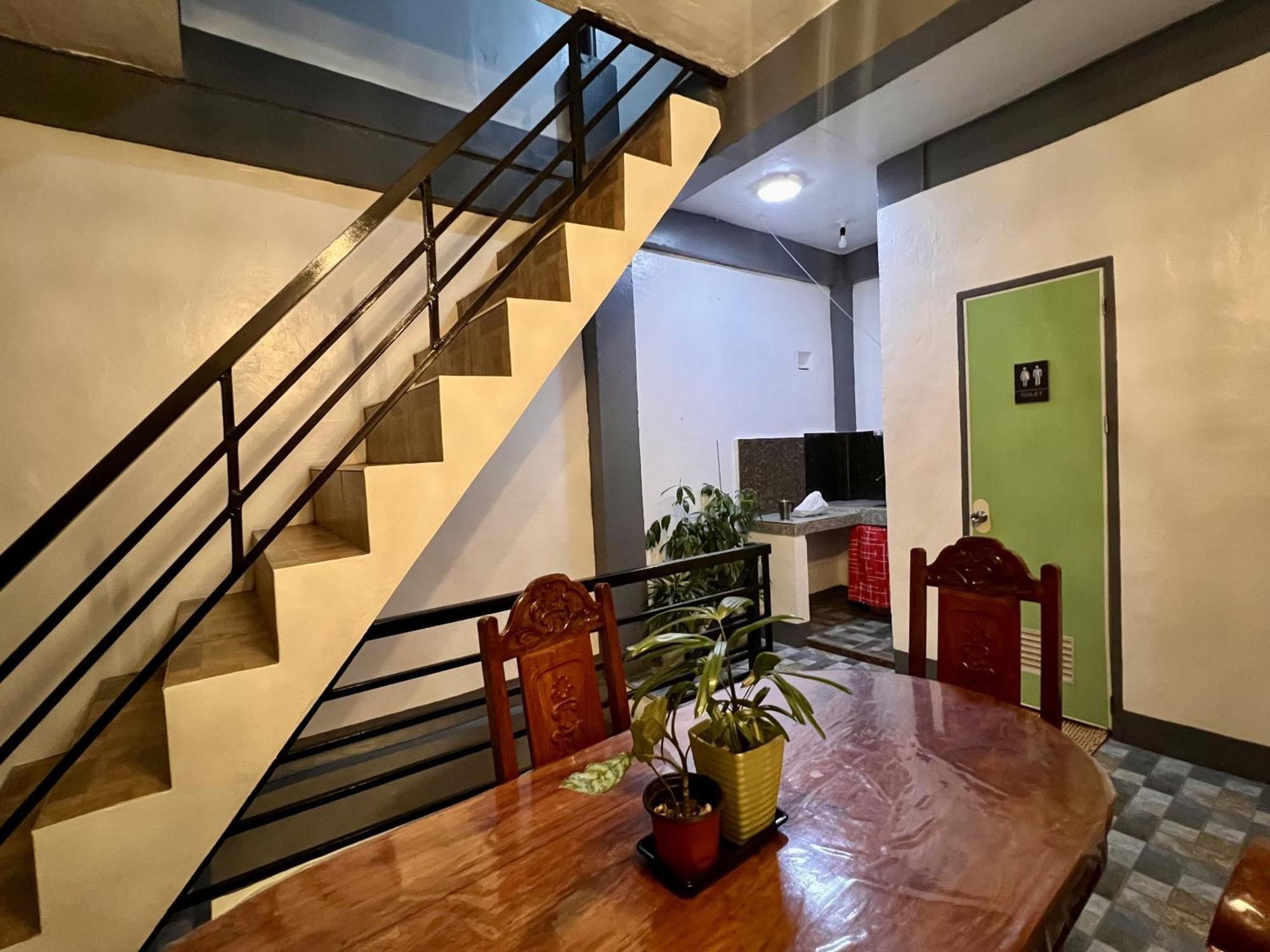 Eighty8 Tourist Inn Coron Exterior foto