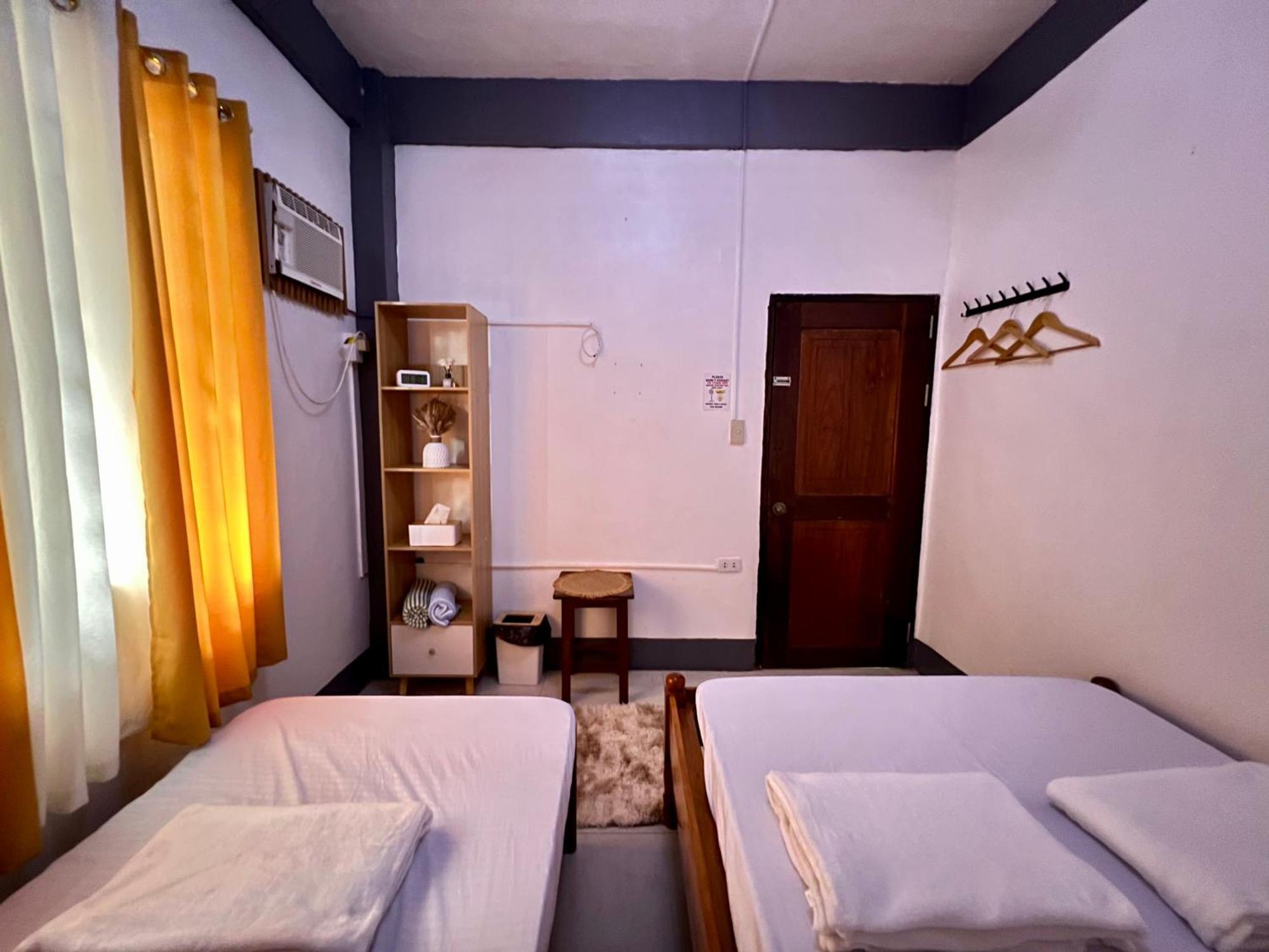 Eighty8 Tourist Inn Coron Exterior foto