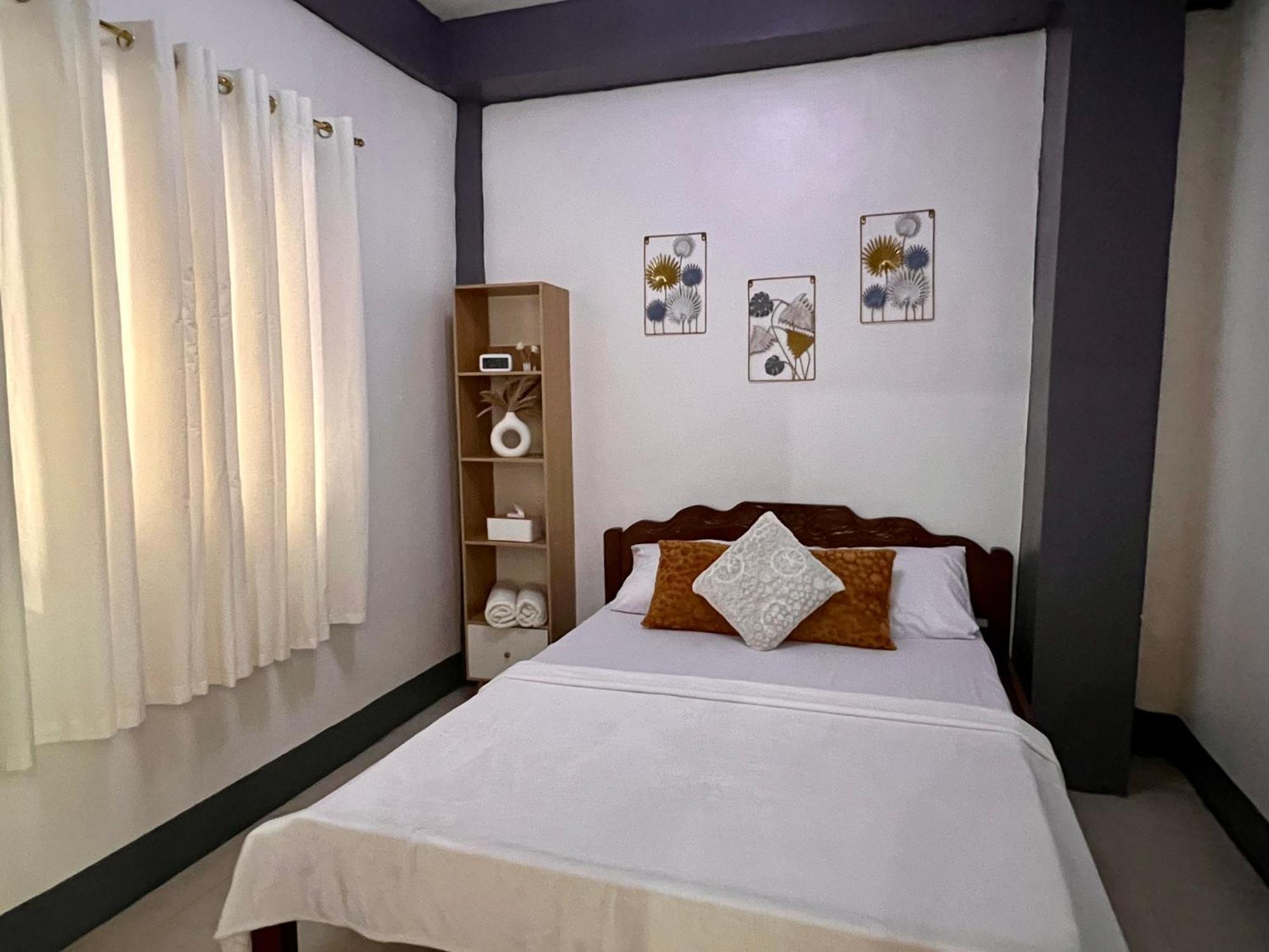 Eighty8 Tourist Inn Coron Exterior foto